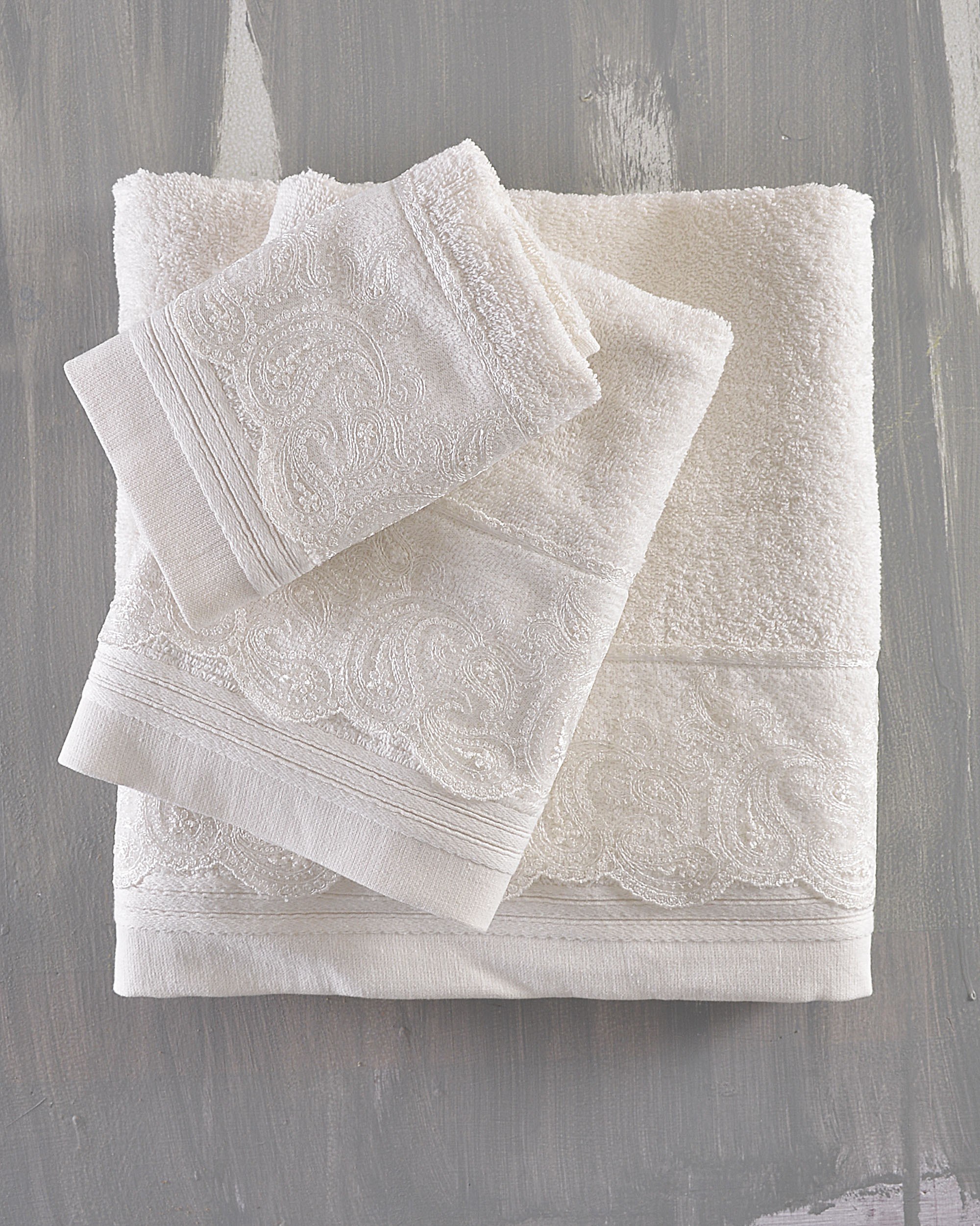 Rythmos - ΣΗΜΑΝΤΙΚΟ: Σε περίπτωση διαφοράς τιμής από το κατάστημα ισχύει παντα και μόνο η τιμή του καταστήματος Σετ Πετσέτες 3 Τεμαχίων Rythmos Anika Εκρού