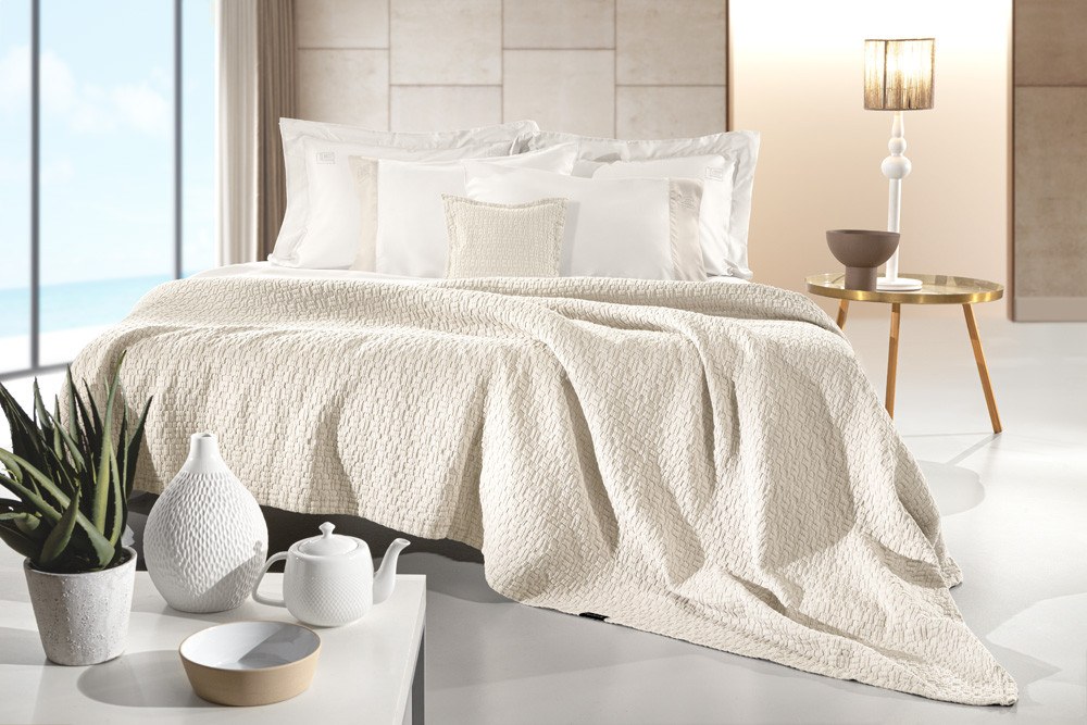 Κουβέρτα Υπέρδιπλη Guy Laroche Nikki Cream 240x260