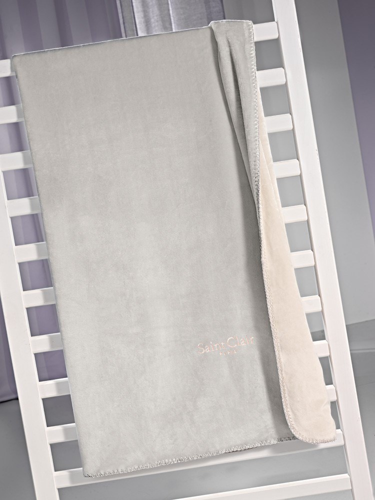 ΠΡΟΣΦΟΡΑ! Κουβέρτα Bebe Velvet Silver 100X140 δύο όψεων και ΔΩΡΟ Μαξιλαράκι Διακοσμητικό 45x45