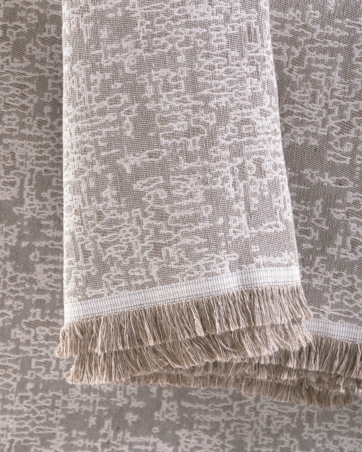 TOTEM - ΡΙΧΤΑΡΙ 180X240 ΠΟΥΡΟΥ