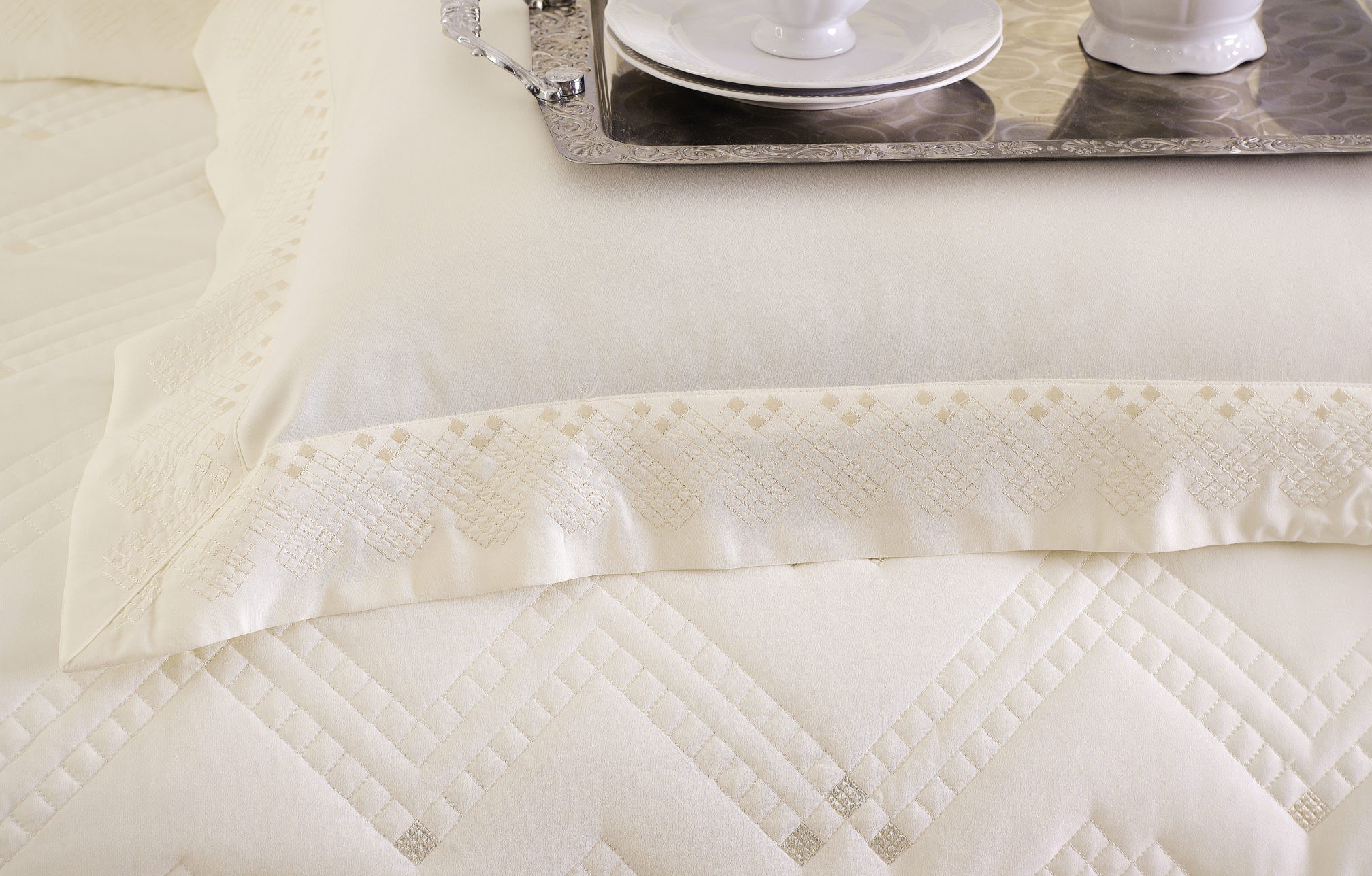 LIZZIE - ΣΕΤ ΚΟΥΒΕΡΛΙ ΕΚΡΟΥ ΣΕΤ 3 ΤΕΜΑΧΙΑ (1 235X250 - 2 50X70)