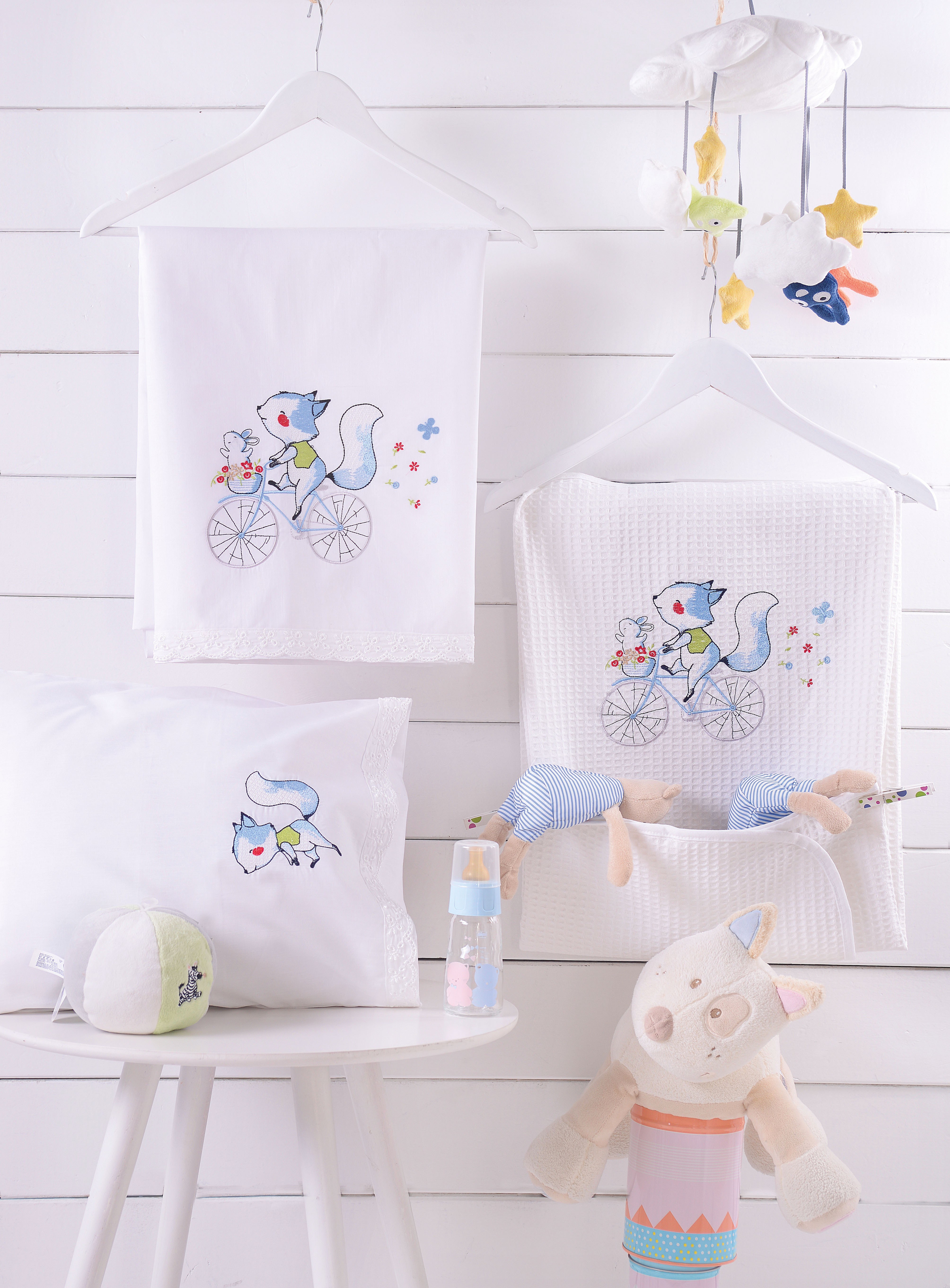 CLUNNY - KOYBEΡΤΑ ΠΙΚΕ ΜΕ ΚΕΝΤΗΜΑ (110X140)