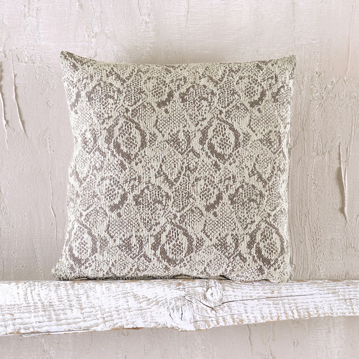 Rythmos - ΣΗΜΑΝΤΙΚΟ: Σε περίπτωση διαφοράς τιμής από το κατάστημα ισχύει παντα και μόνο η τιμή του καταστήματος Μαξιλαροθήκη Διακόσμησης Rythmos Snake Μπεζ 40x40