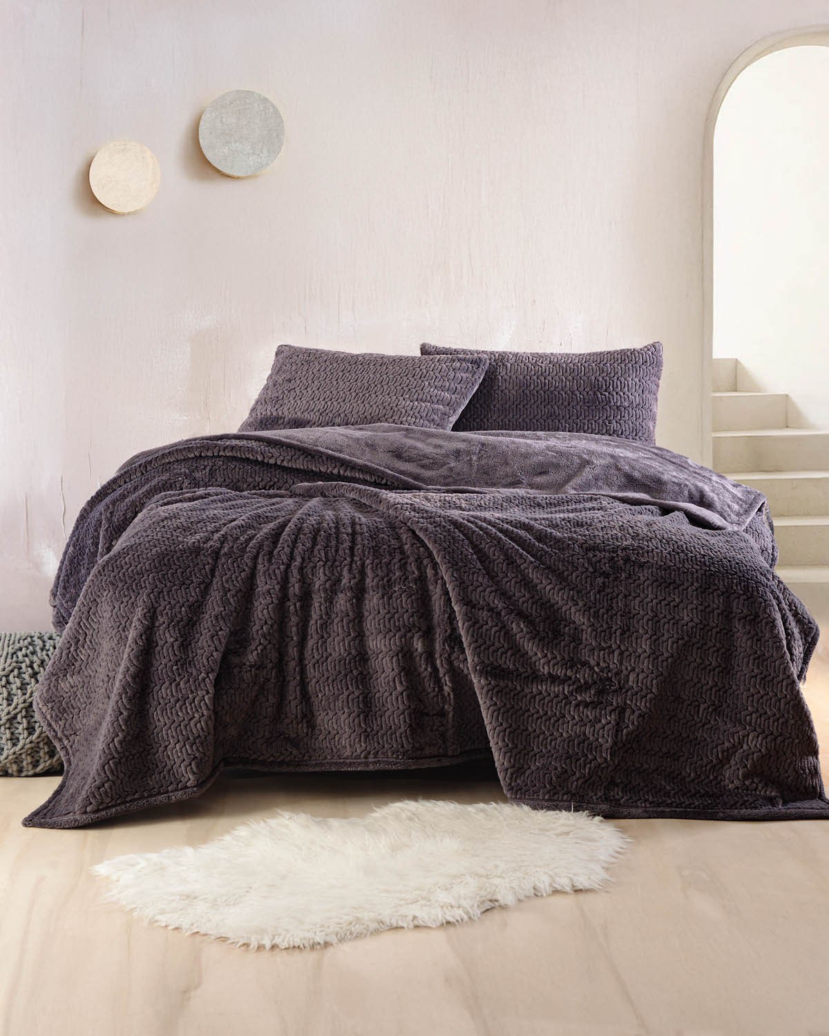 Rythmos - ΣΗΜΑΝΤΙΚΟ: Σε περίπτωση διαφοράς τιμής από το κατάστημα ισχύει παντα και μόνο η τιμή του καταστήματος Σετ Κουβέρτα Γούνινη Υπέρδιπλη 3 Τεμαχίων Rythmos Bliss