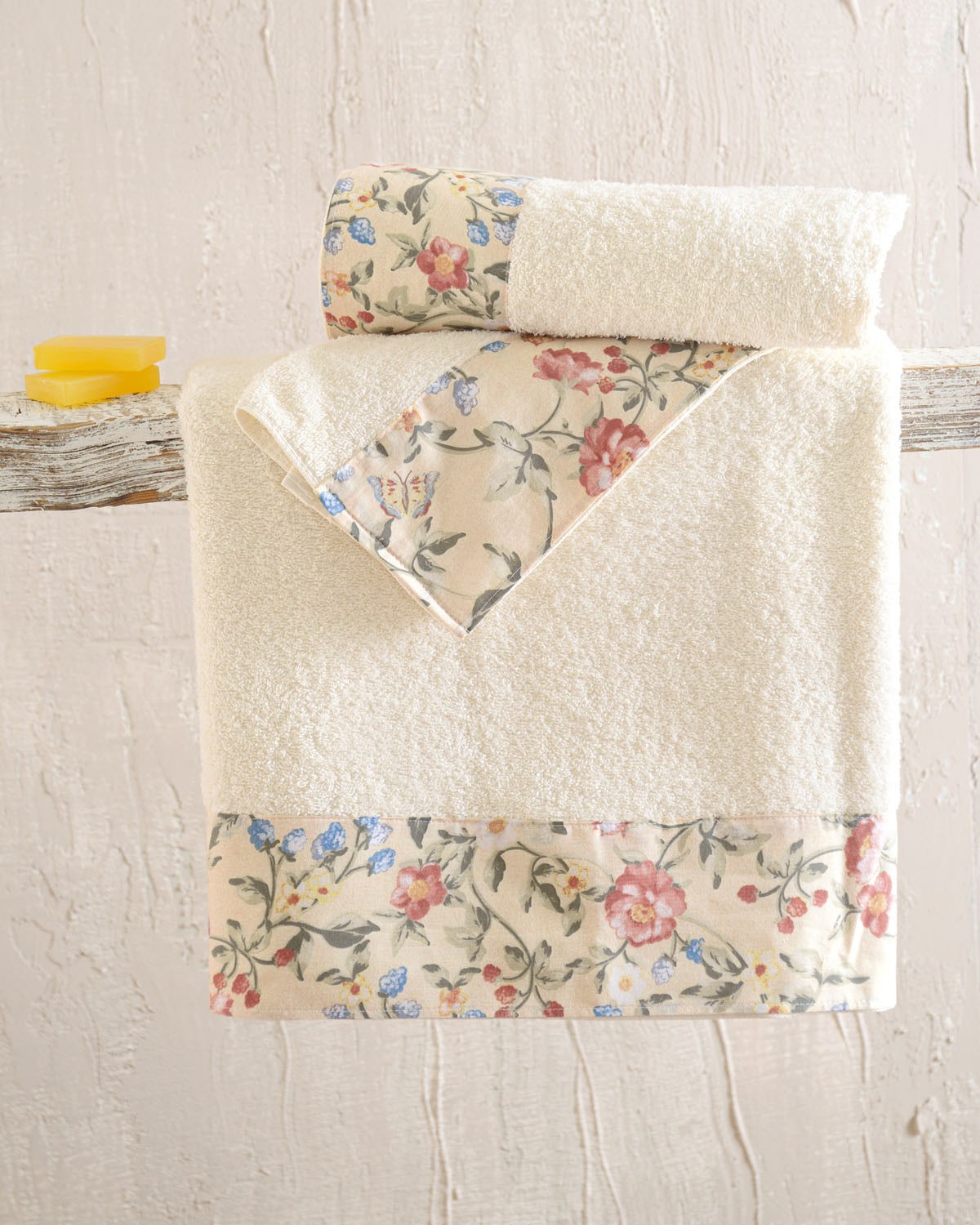 Σετ Πετσέτες 3 Τεμαχίων Rythmos(Συσκευασία Κουτιού) Betty 30x50,50x90,80x150