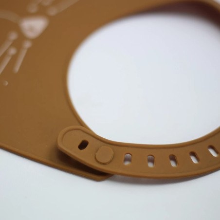 Σαλιάρα σιλικόνης Cat σοκολά της Trois Kilos Sept