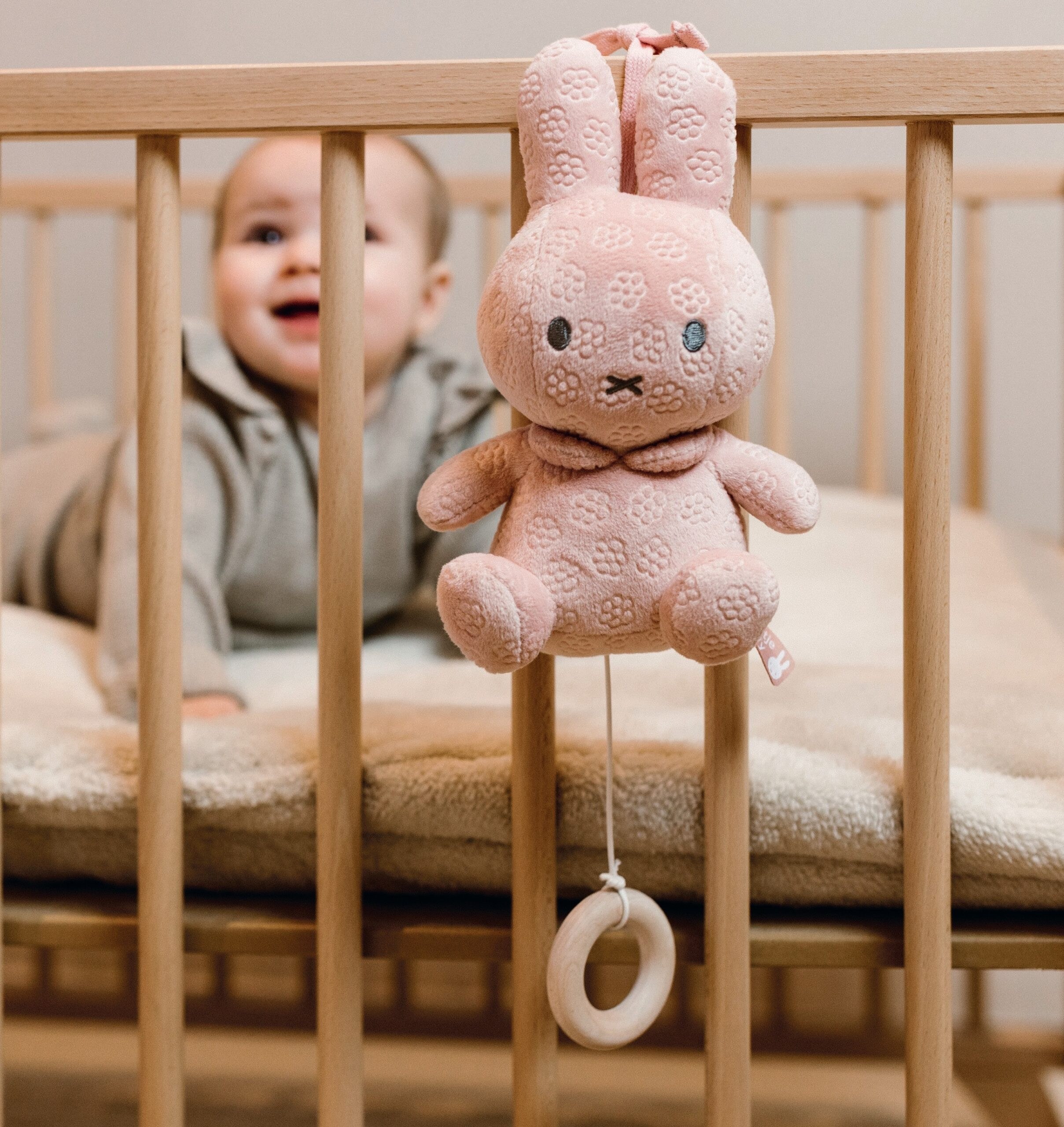 Miffy Κρεμαστό Μουσικό Κουτί Ροζ Miffy Flowers