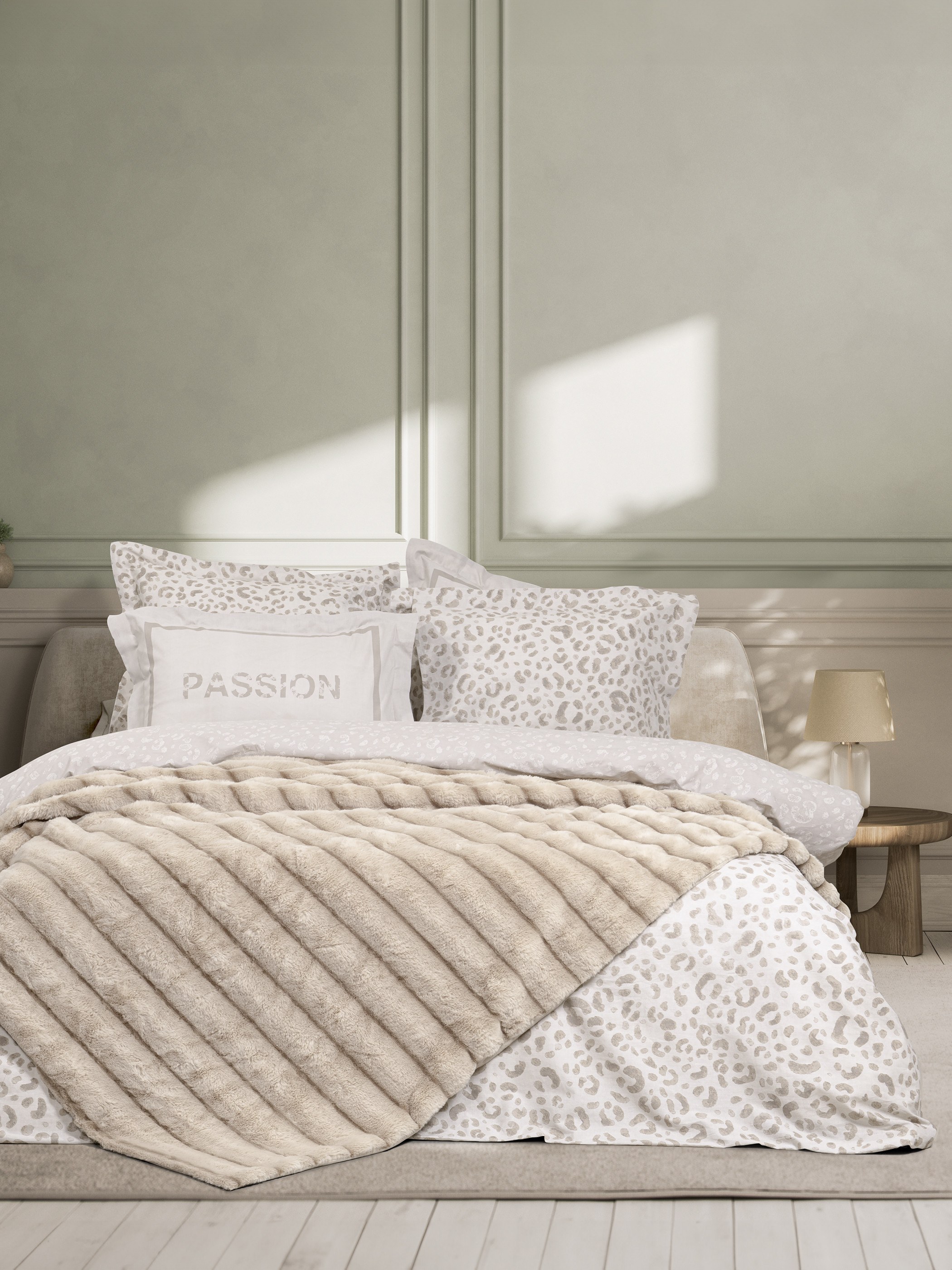 Nima - ΣΗΜΑΝΤΙΚΟ: Σε περίπτωση διαφοράς τιμής από το κατάστημα ισχύει παντα και μόνο η τιμή του καταστήματος Κουβέρτα Υπέρδιπλη Nima Carezza Ivory 220x240