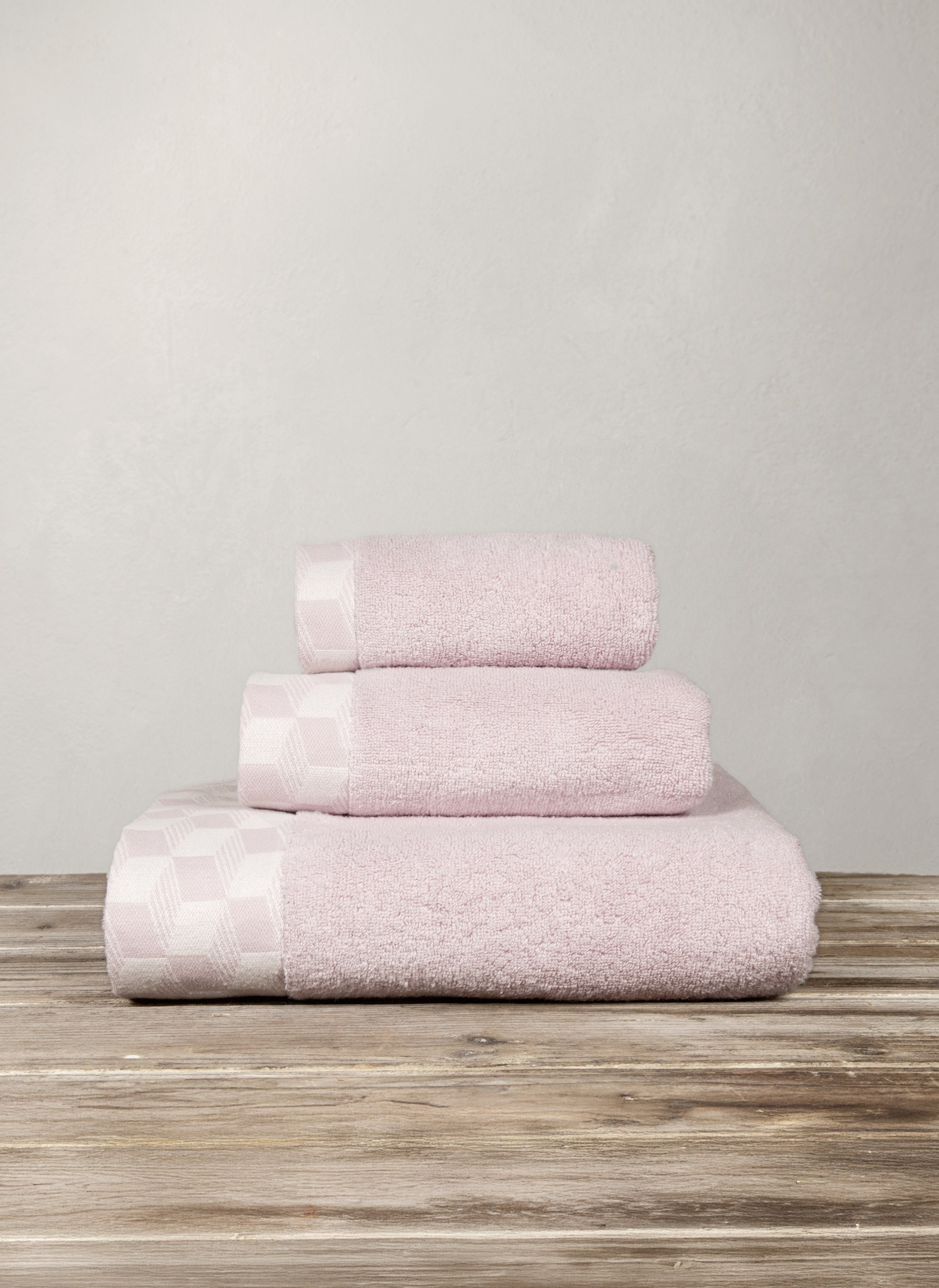 Nima - ΣΗΜΑΝΤΙΚΟ: Σε περίπτωση διαφοράς τιμής από το κατάστημα ισχύει παντα και μόνο η τιμή του καταστήματος Πετσέτα Χεριών Nima Pink 40x60