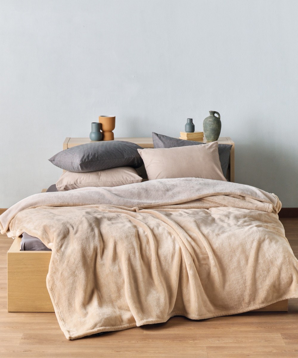 Κουβέρτες, Παπλώματα Anesis Home - ΣΗΜΑΝΤΙΚΟ: Σε περίπτωση διαφοράς τιμής από το κατάστημα ισχύει παντα και μόνο η τιμή του καταστήματος Κουβέρτα Βελουτέ Ημίδιπλη Kentia Yolanda 12 180x220