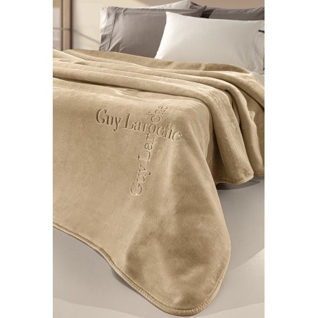 Κουβέρτα Βελουτέ Υπέρδιπλη Guy Laroche Logo Almond 220x240