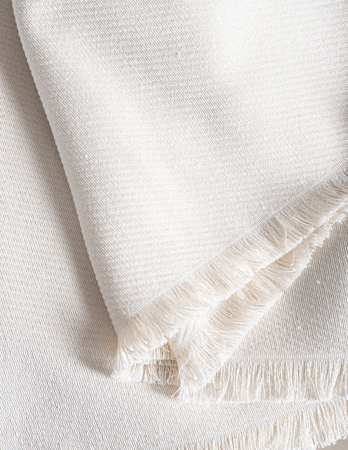 Rythmos - ΣΗΜΑΝΤΙΚΟ: Σε περίπτωση διαφοράς τιμής από το κατάστημα ισχύει παντα και μόνο η τιμή του καταστήματος Ριχτάρι Πολυθρόνας Rythmos Reve Εκρου 180x160