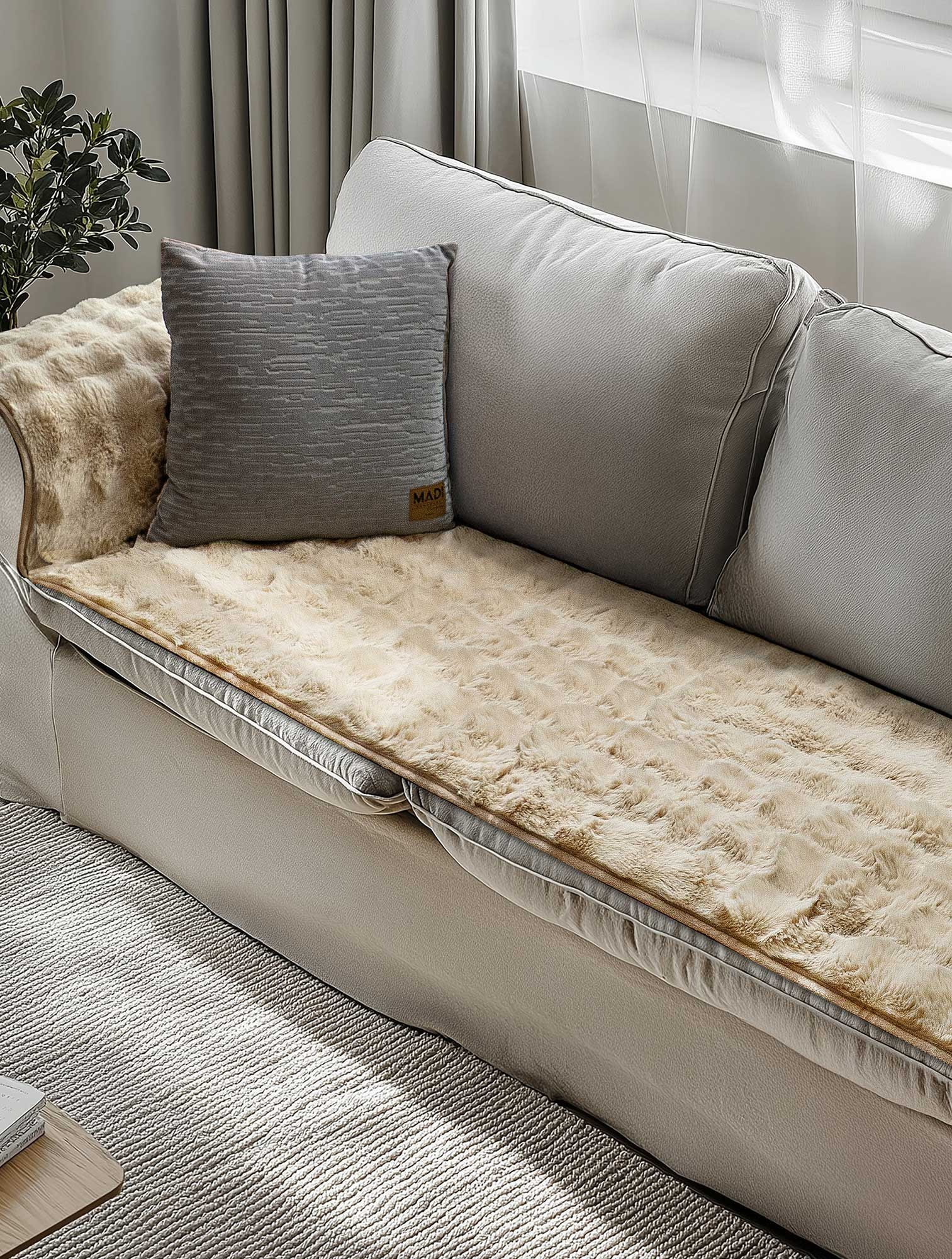 MADI Μεμονωμένο γούνινο κάλυμμα για διθέσιο καναπέ Madi Flaura Μπεζ 120x75