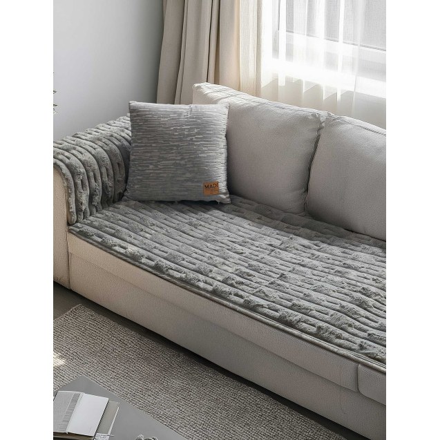 Μεμονωμένο γούνινο κάλυμμα για διθέσιο καναπέ...