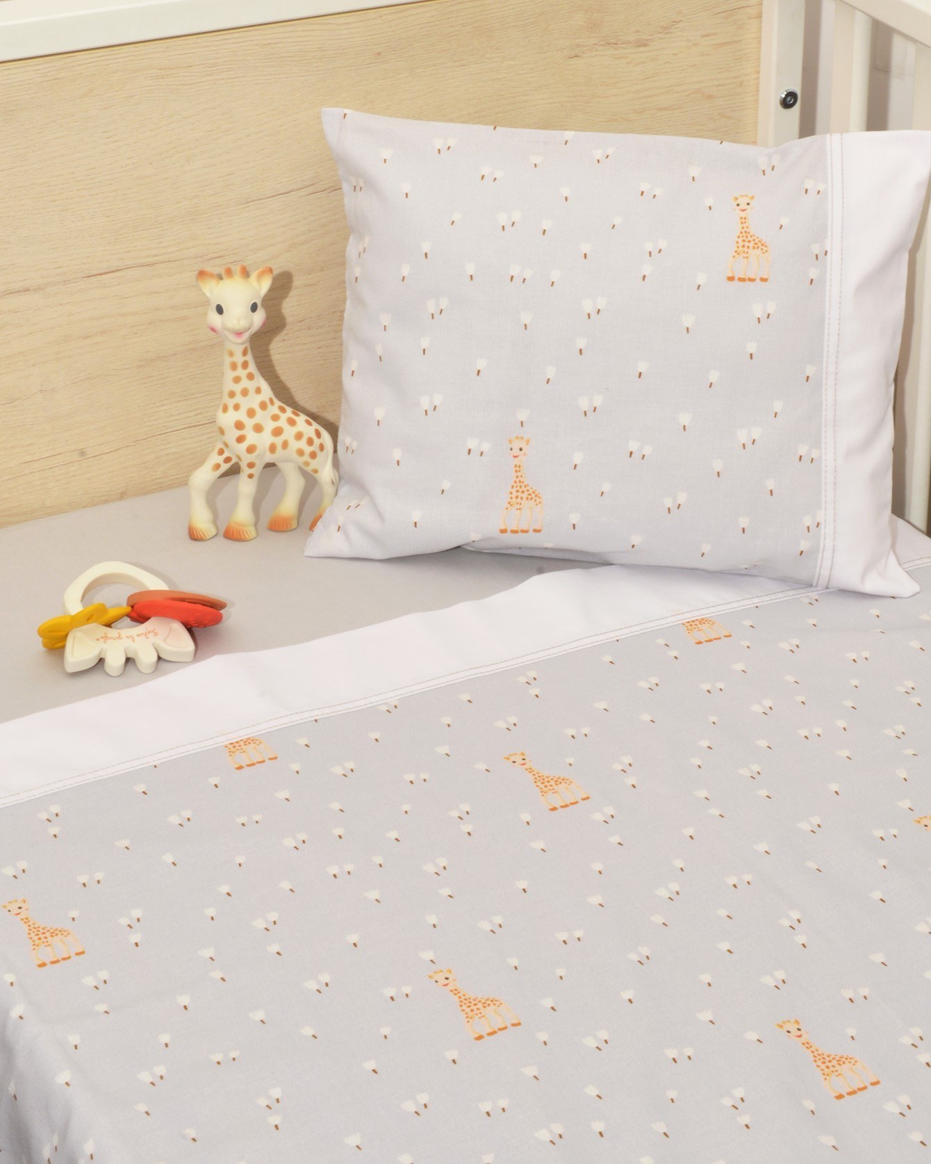 Σεντόνια κούνιας 3 τεμ 110x170 100% βαμβάκι κατωσέντονο με λάστιχο Design 505 Sophie La Girafe