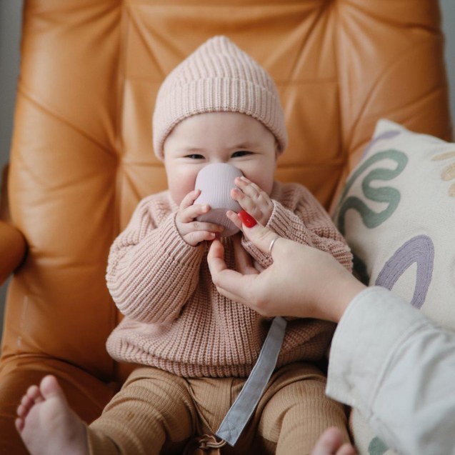 Ποτηράκι Σιλικόνης με Ανάγλυφο Σχέδιο Shifting...