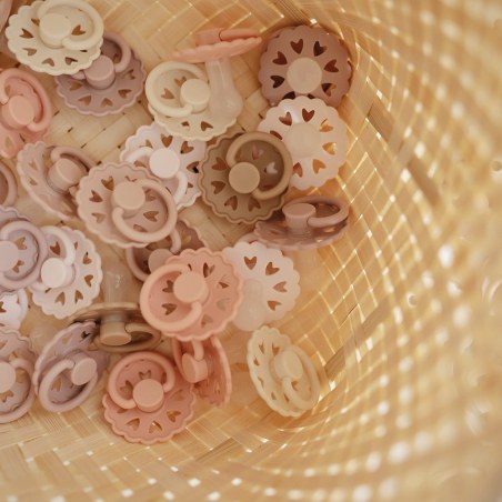 Σετ 2 Πιπίλες Σιλικόνης FRIGG Fairytale White Lilac/Pretty in Peach 0-6 Μηνών