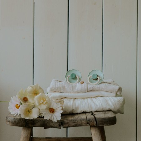 Σετ 2 Πιπίλες Σιλικόνης FRIGG Daisy Little Darling/Cream 6-18 Μηνών