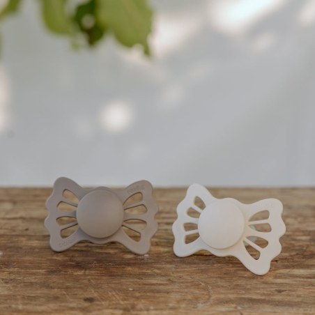 Σετ 2 Ανατομικές Πιπίλες Σιλικόνης FRIGG Lucky Portobello/Cream 0-6 Μηνών