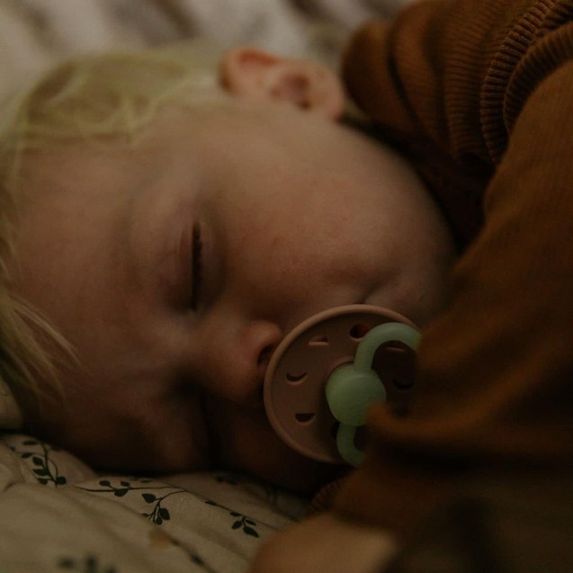 Σετ 2 Πιπίλες Σιλικόνης Νυκτός FRIGG Moon Phase...