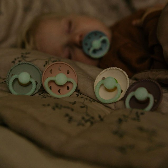 Σετ 2 Πιπίλες Σιλικόνης Νυκτός FRIGG Moon Phase...