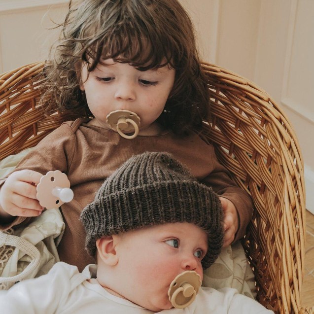 Σετ 6 Πιπίλες Latex FRIGG – Cinnamon Charm 0-6...