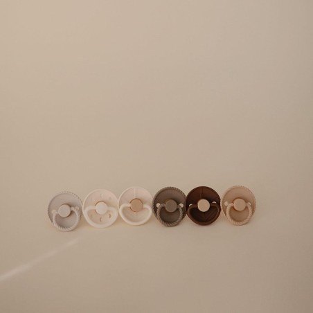 Σετ 6 Πιπίλες Latex FRIGG – Earthy Wonder 6-18 Μηνών