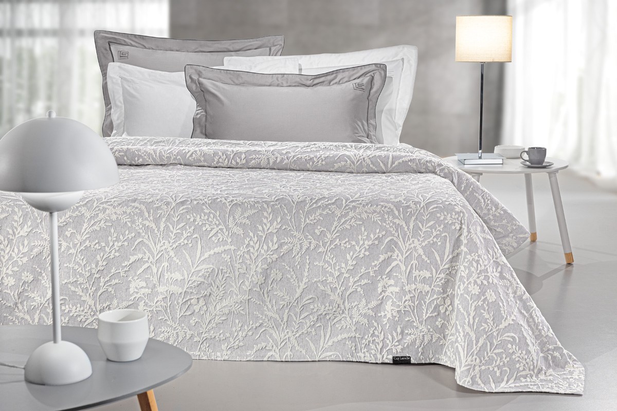 Κουβέρτα King Size Guy Laroche Bouquet Smoke 260x250