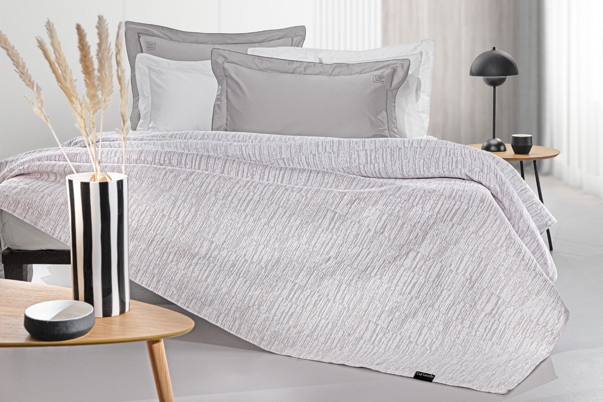 Κουβέρτα King Size Guy Laroche Diana Smoke 260x250