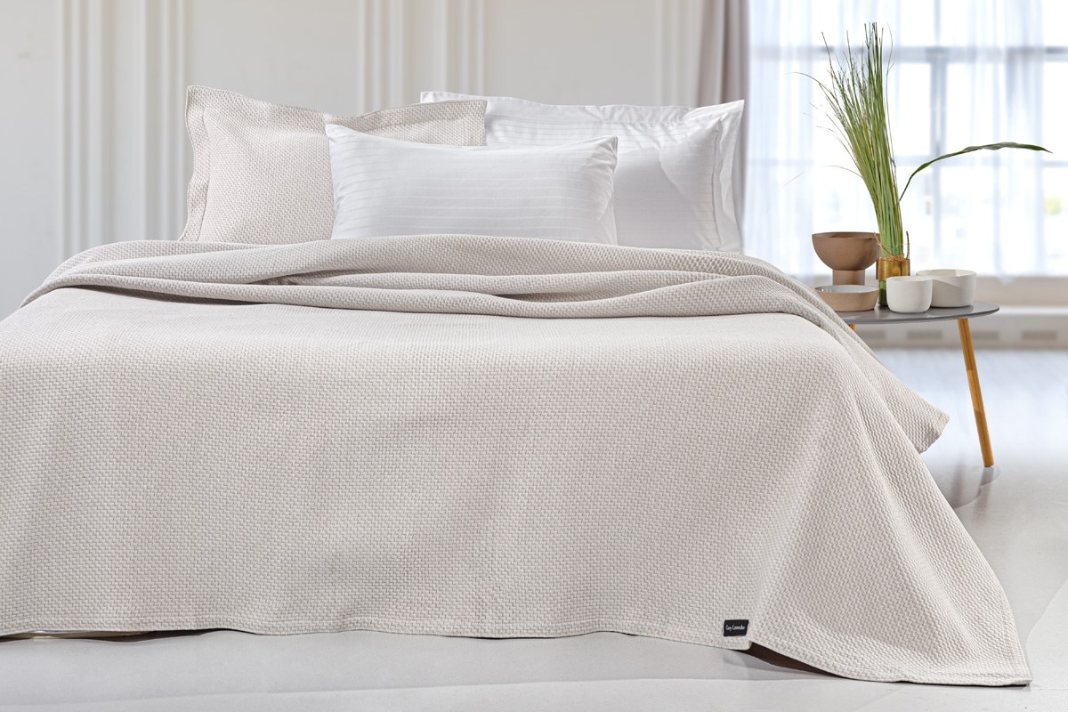 Κουβέρτα Υπέρδιπλη Guy Laroche Slalom Ivory 245x260